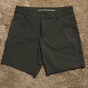 Rhone resort shorts. Dark green. Waist 30. Inseam 8. Excellent condition.